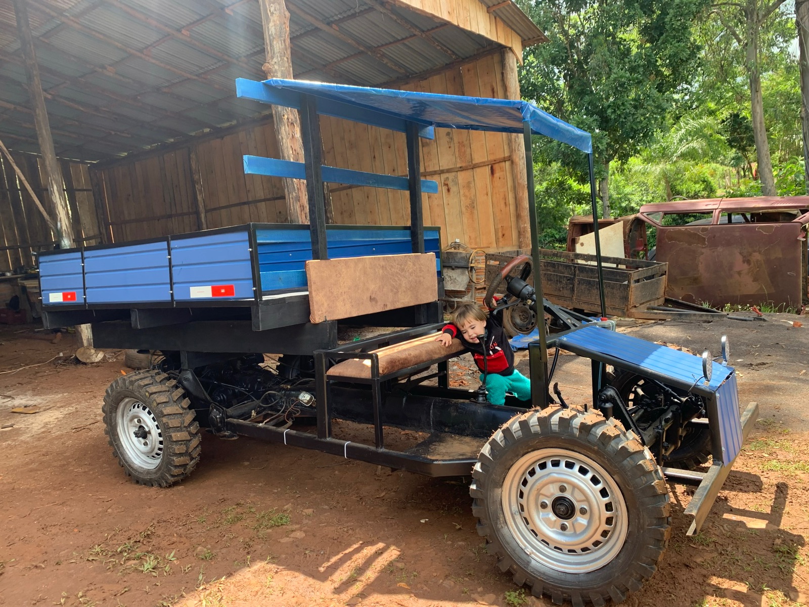 Carreta  com mecânica de fusca